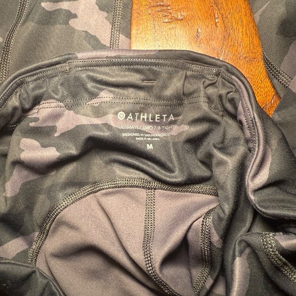 Athleta Ultimate Camo 7/8 Tight Leggings Size M NWOT - Picture 4 of 6